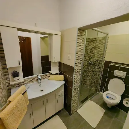 בית הארחה Centraly Located 1 חוואר